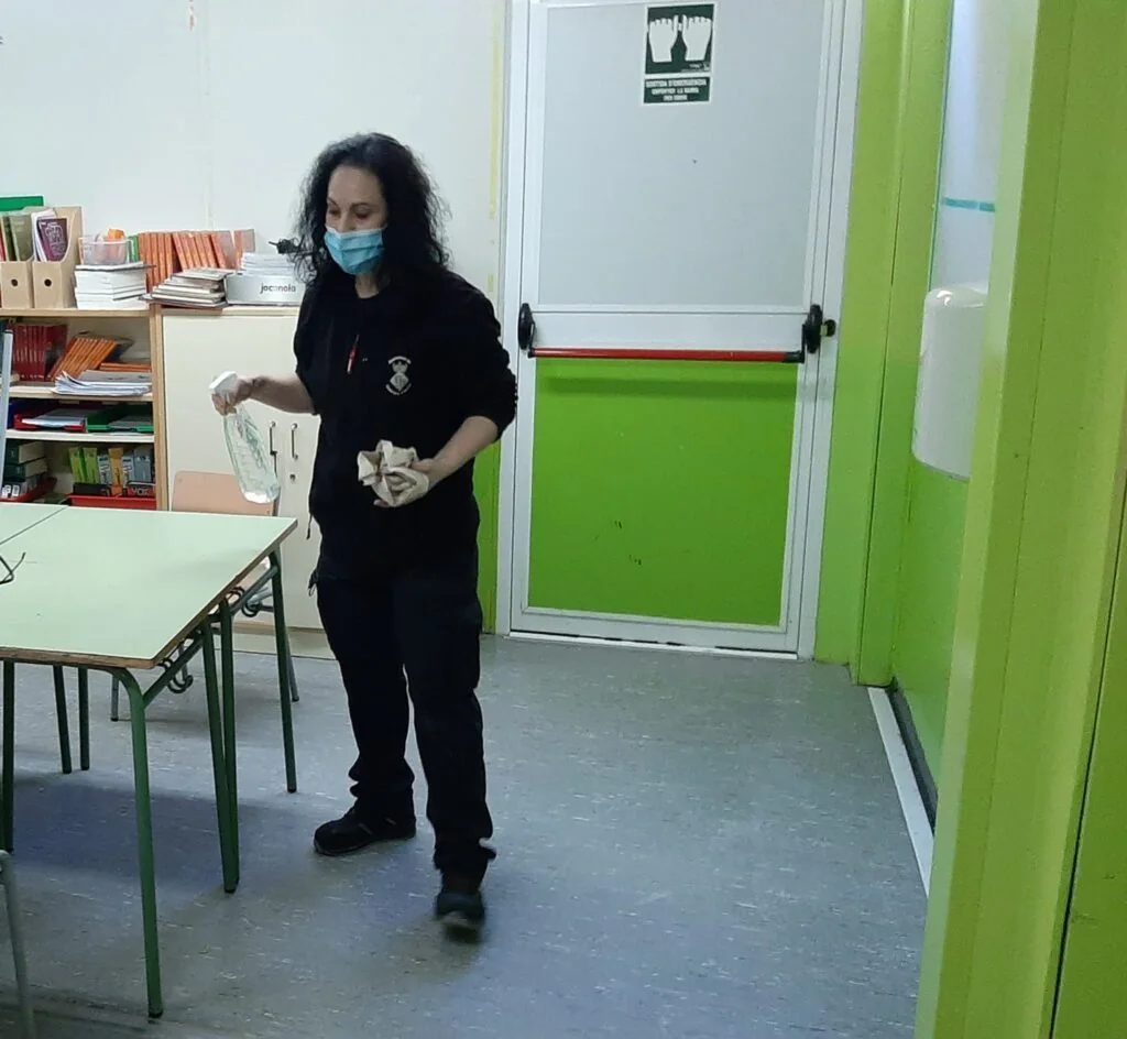Limpiadora Escola les Oliveres Cabrera d’Anoia (Barcelona)