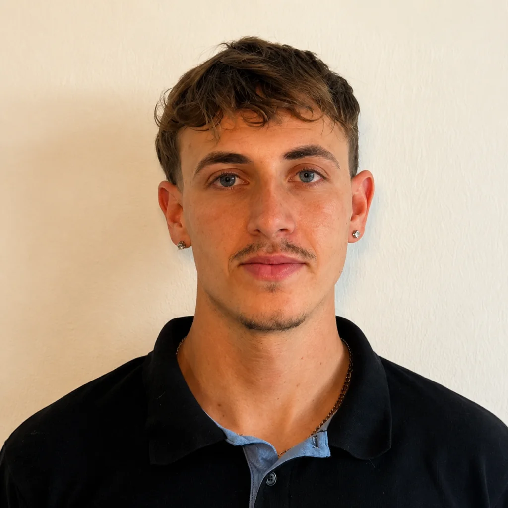 Roger Arroyo, Técnico Instalador